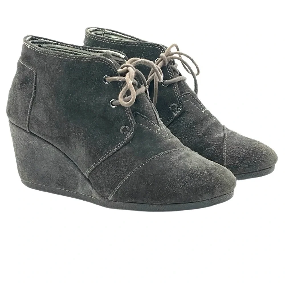 TOMS Womens Suede Desert Wedge Ankle Boots Gray Lace Up comfort Booties Size 8